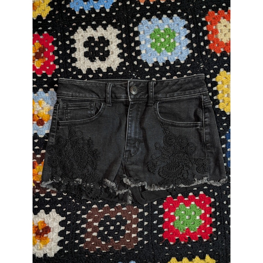 American Eagle Super Stretch Cutoff Shorts Women Size 2 Black Lace Embroidered